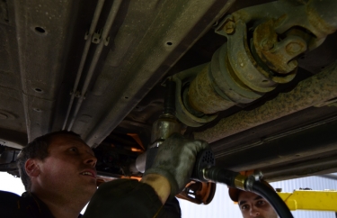 Соединение кардана с коробкой передач