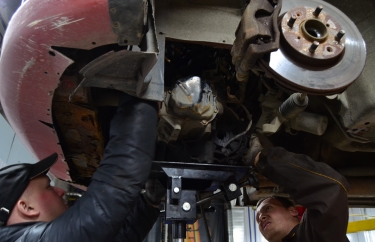 Съём коробки Сузуки Свифт