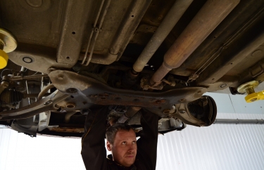 Съём подрамника Сузуки Свифт