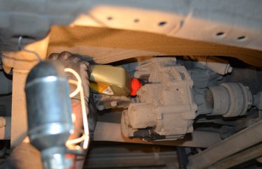 Заливаем жидкость дифференциала Сузуки Гранд Витара