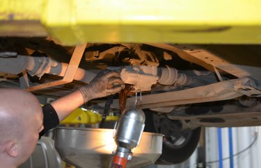 Сливаем жидкость дифференциала Сузуки Гранд Витара