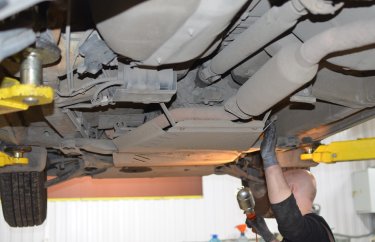 Снимаем защиту картера Сузуки Гранд Витара